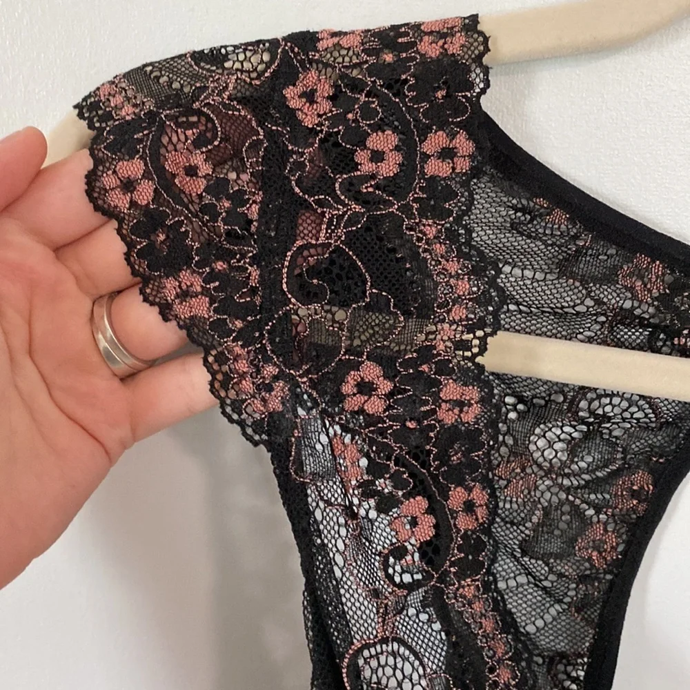 Sophie B. Floral Bodysuit. Size Small
